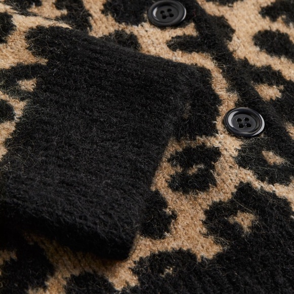 Leopard Print Button Up Cardigan Size Small - Picture 2 of 5